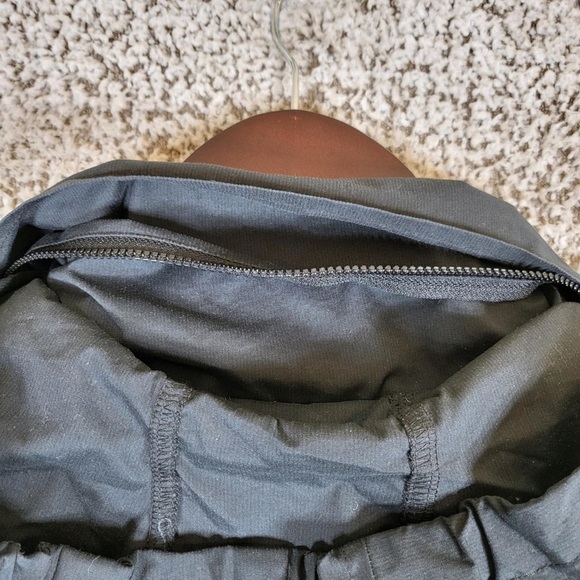 Lululemon Black Hooded Jacket Drawstring Waist Activewear Coat Womens Size 6 - Picture 8 of 10